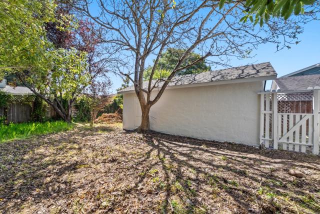 1760 48th Avenue, Capitola CA: https://media.crmls.org/mediaz/10d98a49-96b9-42eb-baaa-3a3a7b29a84a.jpg