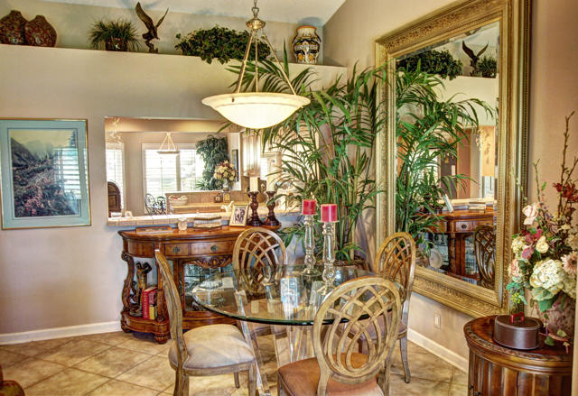 378 Desert Falls E Drive, Palm Desert CA: https://media.crmls.org/mediaz/10d9a744-b30d-4911-8441-265a90ef712c.jpg