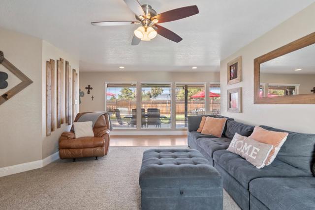60 Dots Circle, Hollister CA: https://media.crmls.org/mediaz/10d9ebc8-323e-4518-9d47-bdccfad6e853.jpg