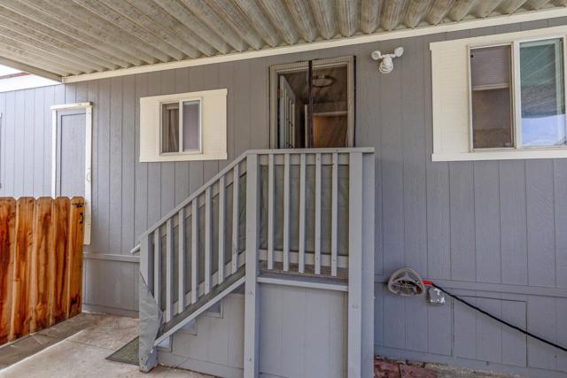 3320 Del Monte Boulevard, Marina CA: https://media.crmls.org/mediaz/10da4915-99b4-480d-85f6-07f4082b43c9.jpg