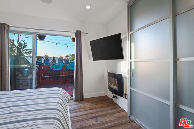 472 Rosecrans Avenue, Manhattan Beach, California 90266, 0 ,Residential Income,For Sale,Rosecrans,0,26830069