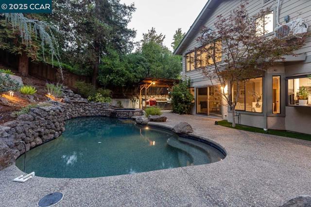 311 Valley High Dr, Pleasant Hill CA: https://media.crmls.org/mediaz/10da61e8-b26b-408b-ac93-64835bdc493c.jpg