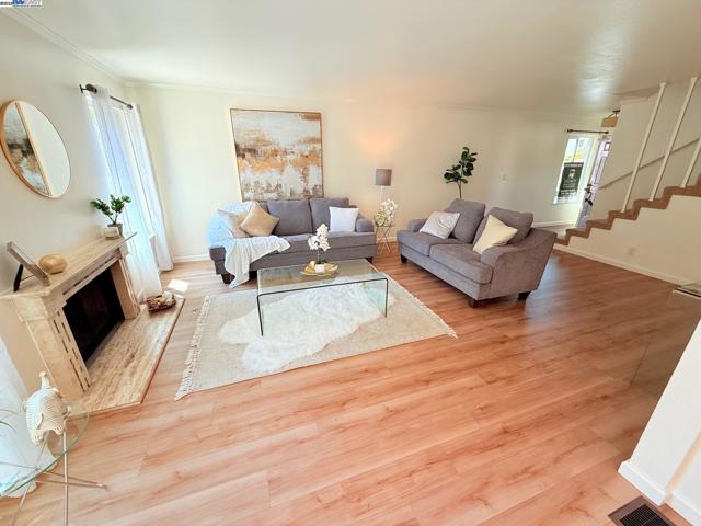 3050 Benjamin Grn, Fremont CA: https://media.crmls.org/mediaz/10daa91a-9fc3-487a-a21a-60a1c1bba4f2.jpg