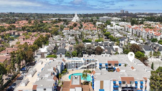 8338 Regents Rd., San Diego CA: https://media.crmls.org/mediaz/10db0840-a536-4cd0-ac2f-1a3b69ce2dc4.jpg