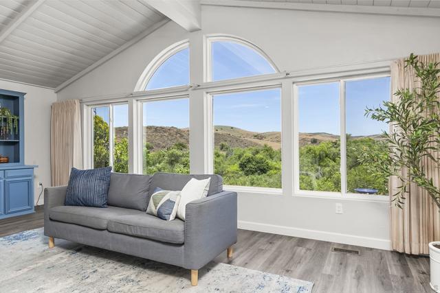 5188 Weymouth Way, Oceanside CA: https://media.crmls.org/mediaz/10dc740b-6e0f-4da8-b22c-bbf549188738.jpg
