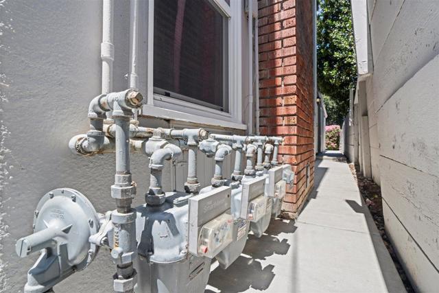 315 Grand Boulevard, San Mateo CA: https://media.crmls.org/mediaz/10ddb373-5973-48cb-a50f-ce4bac455286.jpg