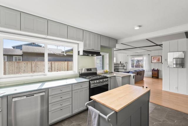 414 Vermont Avenue, Moss Beach CA: https://media.crmls.org/mediaz/10ddb699-0118-4233-a081-91b1e575c5ff.jpg