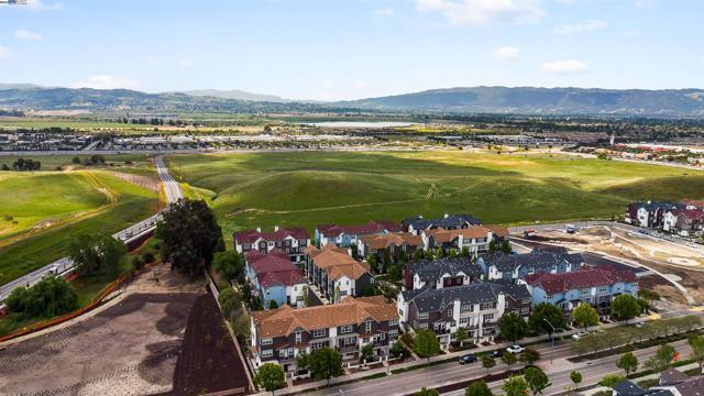 2030 Central Pkwy, Dublin CA: https://media.crmls.org/mediaz/10ded50f-303e-418f-841f-031f68d0167d.jpg
