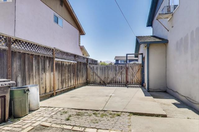 4435 Cambria St, Fremont CA: https://media.crmls.org/mediaz/10dedcf4-b6ad-4aed-94e3-1cb1077ee5b3.jpg