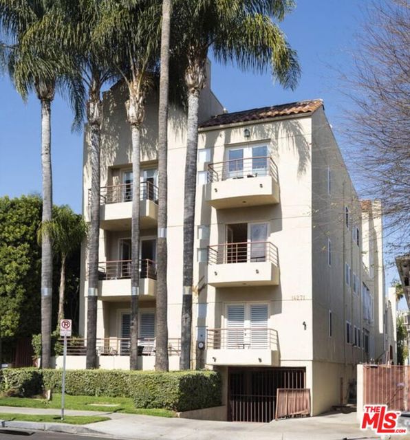 14271 Dickens Street, Sherman Oaks CA: https://media.crmls.org/mediaz/10def40c-e419-4bd7-8609-169b7edc53fa.jpg