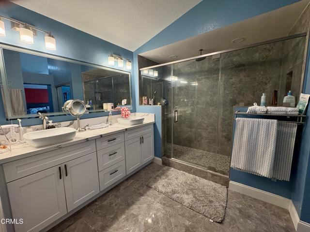 Detail Gallery Image 18 of 28 For 1940 Kensington Ln, Oxnard,  CA 93030 - 4 Beds | 4 Baths