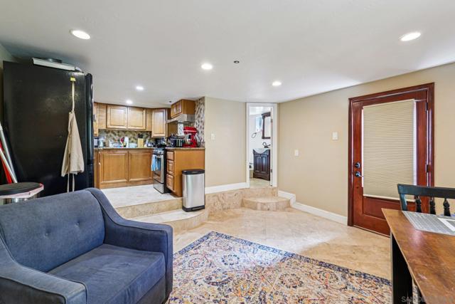 15035 Orchard View Dr, Poway CA: https://media.crmls.org/mediaz/10e0e50d-c29a-4f99-9d03-095a6a7410e7.jpg
