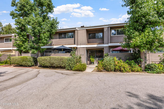 12521 Bradley Avenue, Sylmar CA: https://media.crmls.org/mediaz/10e0f8a9-4cf3-449b-b50f-1cfca5093d70.jpg