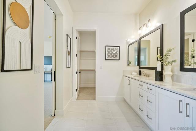 16350 Sage Trails Ct, Poway CA: https://media.crmls.org/mediaz/10e157a3-7f67-46eb-8bdd-81f439fe46a6.jpg