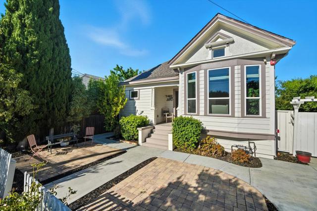 320 N Ellsworth Avenue, San Mateo CA: https://media.crmls.org/mediaz/10e1f521-38d7-40a0-8fdc-657a848359aa.jpg