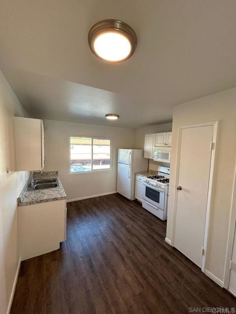 9739 Winter Gardens Blvd, Lakeside CA: https://media.crmls.org/mediaz/10e20cdf-2133-4bd3-a9ae-9db8b2322f56.jpg