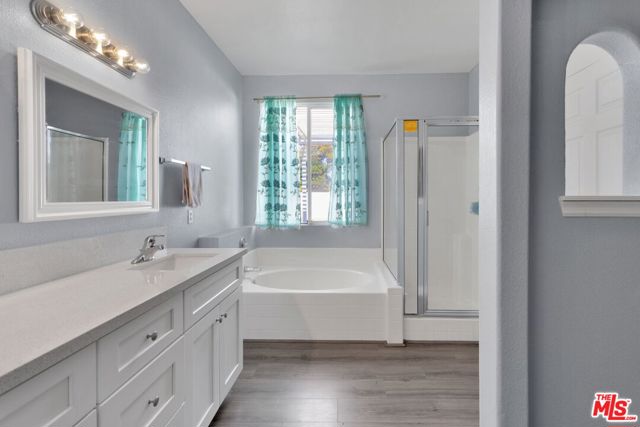 13292 Via Del Lago, Victorville CA: https://media.crmls.org/mediaz/10e250b8-aace-4495-afd2-03a32c06d856.jpg