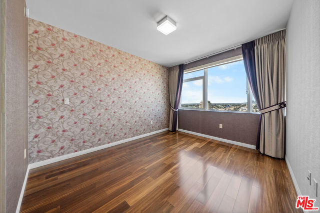 3785 Wilshire Boulevard, Los Angeles CA: https://media.crmls.org/mediaz/10e267e2-5898-4fcb-9bf1-ee3927a9fba9.jpg