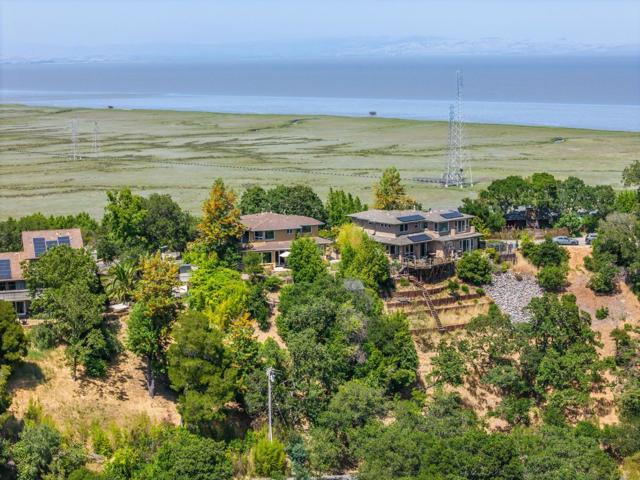 454 Upper Road, San Rafael CA: https://media.crmls.org/mediaz/10e274bc-c302-4b42-b5ee-4350c233d9ea.jpg