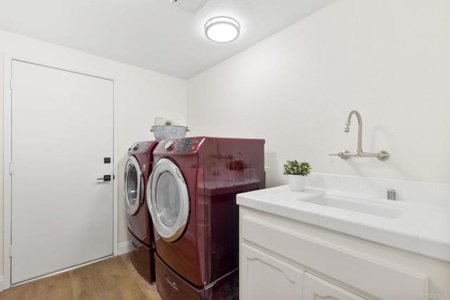14001 Saddlewood Drive, Poway CA: https://media.crmls.org/mediaz/10e29ac3-0b09-40c0-b587-4f611ac18f79.jpg