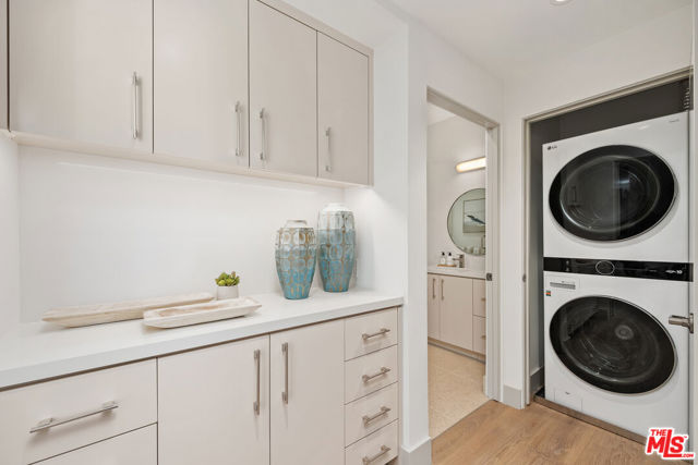130 S Sepulveda Boulevard, Los Angeles CA: https://media.crmls.org/mediaz/10e2b1ee-2405-43e6-aa6b-8a716215815a.jpg