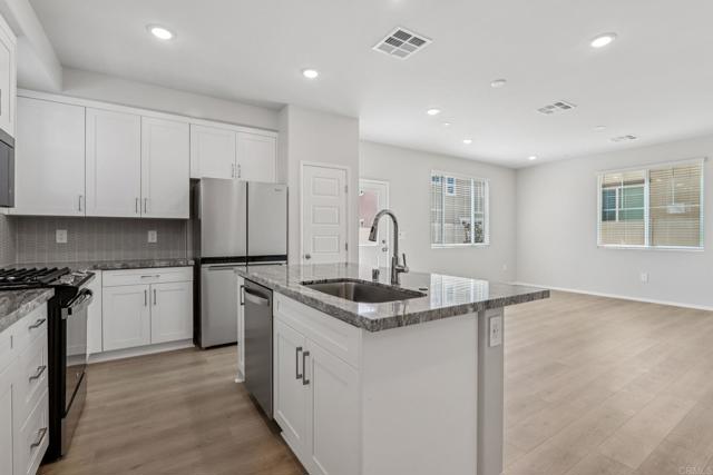 Detail Gallery Image 9 of 34 For 28485 via Rioja, Temecula,  CA 92591 - 3 Beds | 2/1 Baths