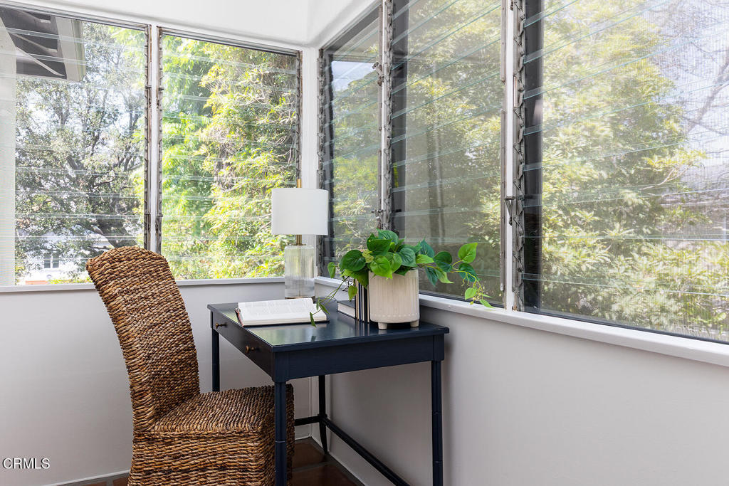 https://media.crmls.org/mediaz/10e2cbee-b62e-4cee-a09c-bc85dcdafed5.jpg?preset=X-Large