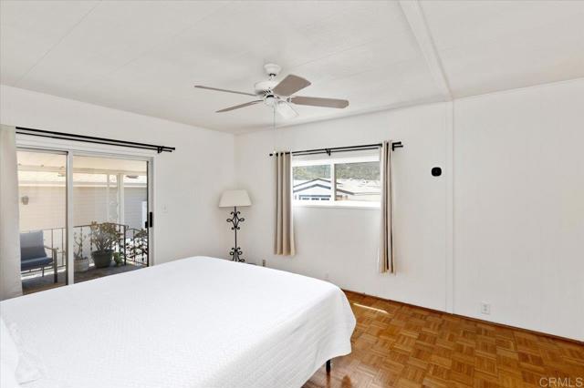 8975 Lawrence Welk Dr, Escondido CA: https://media.crmls.org/mediaz/10e37e4c-20bb-4513-9a06-5fdd68d6eb2b.jpg
