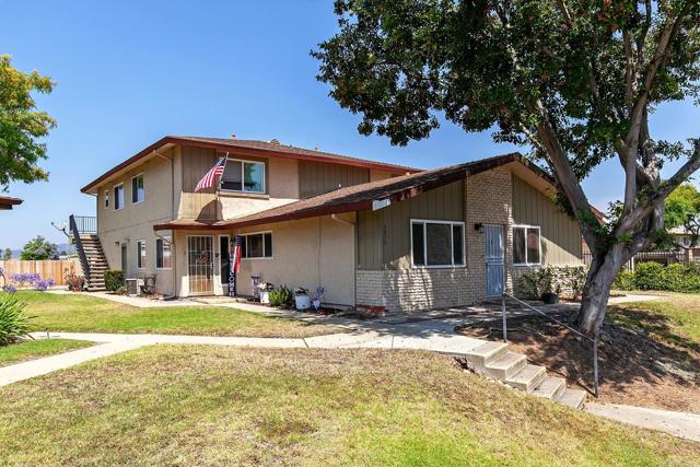 9838 MISSION VEGA DR, Santee CA: https://media.crmls.org/mediaz/10e38b10-f2fa-4450-8528-7371c1d36704.jpg