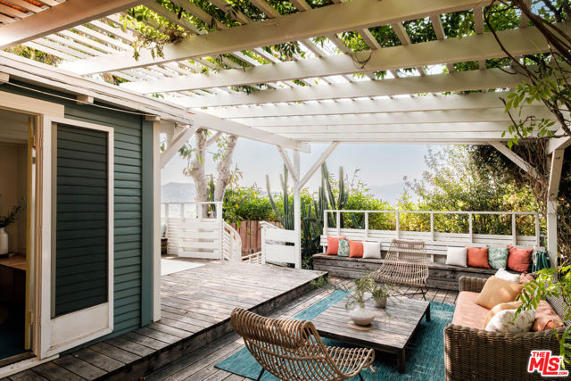 2326 Hidalgo Avenue, Los Angeles CA: https://media.crmls.org/mediaz/10e39310-0f0e-4f93-a995-f1ba6803d227.jpg