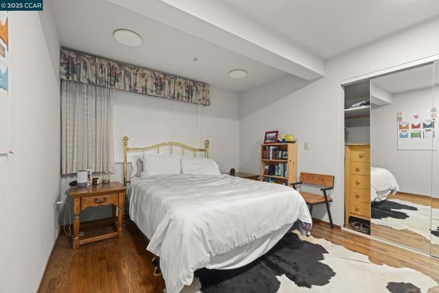 1383 Alvarado Rd, Berkeley CA: https://media.crmls.org/mediaz/10e4869a-7dca-4398-b7ba-2b32927640b7.jpg