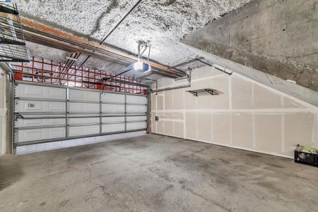4222 Clarinbridge Cir, Dublin CA: https://media.crmls.org/mediaz/10e4bc79-0a2c-4e80-91fd-8e249b4d4b41.jpg