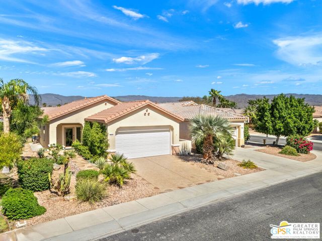 78712 Postbridge Circle, Palm Desert CA: https://media.crmls.org/mediaz/10e5b023-14ba-4259-9ec0-7a2ed9afc2a0.jpg