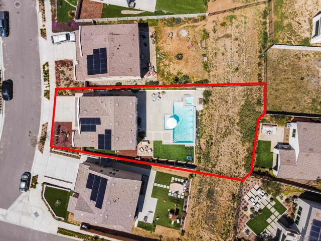 35111 Cooper Pl, Fallbrook CA: https://media.crmls.org/mediaz/10e5d7b9-5e82-46ba-99af-03621a198187.jpg