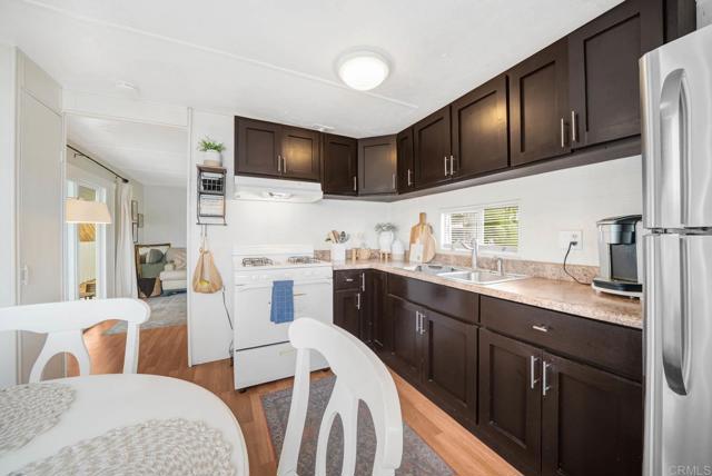 Detail Gallery Image 5 of 25 For 2888 Iris Ave Spc 43,  San Diego,  CA 92154 - 2 Beds | 1/1 Baths