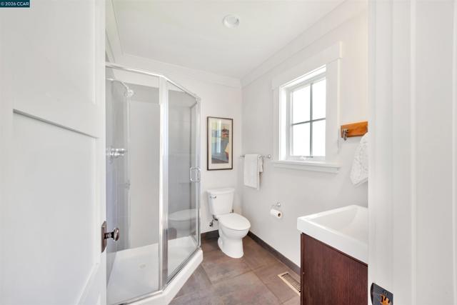 Image 28 of 53 For 942 Raintree Pl