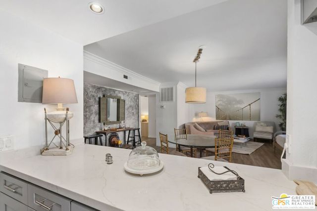400 N Sunrise Way, Palm Springs CA: https://media.crmls.org/mediaz/10e6e043-f5f4-4453-9dcb-6c73eebeac34.jpg