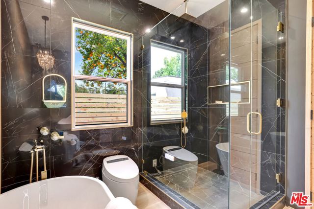 5730 Lasaine Avenue, Encino CA: https://media.crmls.org/mediaz/10e74b43-1dad-40f9-b0fc-6a738b4168c5.jpg