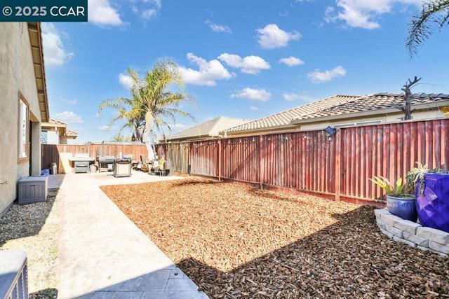9956 Pyramid, Discovery Bay CA: https://media.crmls.org/mediaz/10e77271-5fab-4504-a60b-78a317621c67.jpg