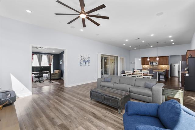 Detail Gallery Image 13 of 53 For 1749 Bowles Ct, Beaumont,  CA 92223 - 4 Beds | 3/1 Baths