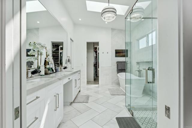 Detail Gallery Image 24 of 46 For 4230 Orchard Ave, San Diego,  CA 92107 - 4 Beds | 4/1 Baths