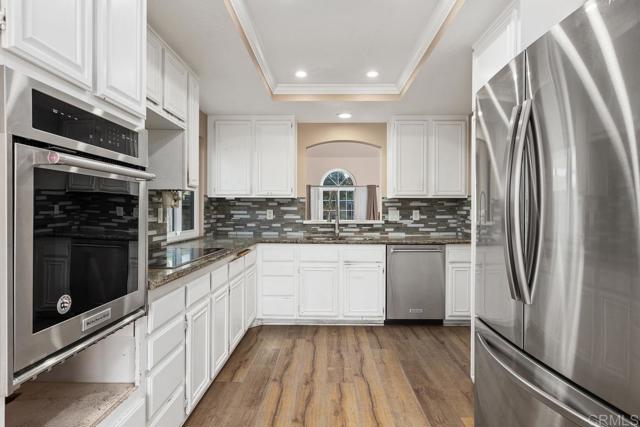 Detail Gallery Image 13 of 29 For 2067 Paseo De Anza, Vista,  CA 92084 - 3 Beds | 2 Baths