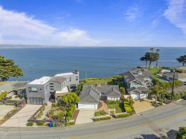 4750 Opal Cliff Drive, Santa Cruz CA: https://media.crmls.org/mediaz/10e84658-2305-4d5a-9df3-6348ba4a2dd7.jpg