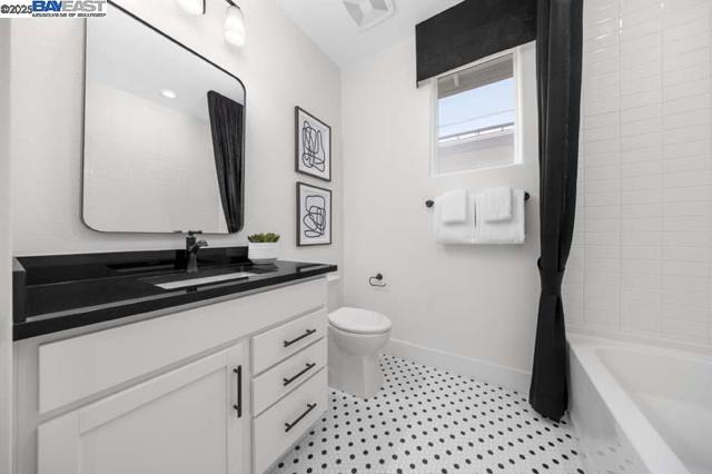 515 E Fiorino Street, Mountain House CA: https://media.crmls.org/mediaz/10e874d1-f4d5-4075-881a-7eb54b331769.jpg
