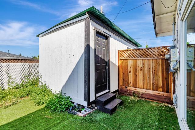 1995 Sumatra Avenue, San Jose CA: https://media.crmls.org/mediaz/10e891a0-c6a5-40e5-a1ef-8d627f260015.jpg