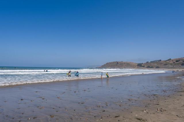 618 Foothill Drive, Pacifica CA: https://media.crmls.org/mediaz/10e8a956-98e3-46bc-8717-26fa7852e13d.jpg