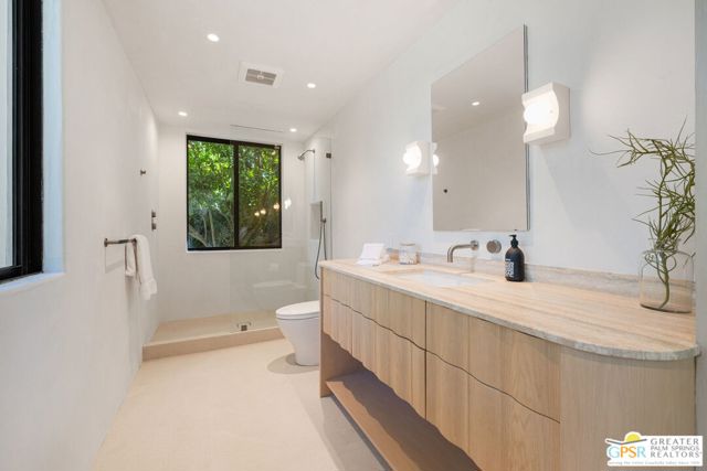 71000 Tamarisk Lane, Rancho Mirage CA: https://media.crmls.org/mediaz/10e92e70-d8f0-45e3-98db-887ceffec9ae.jpg