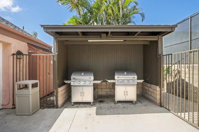 7760 Margerum Avenue, San Diego CA: https://media.crmls.org/mediaz/10e94285-6bb0-4caf-856f-d15db3efe702.jpg