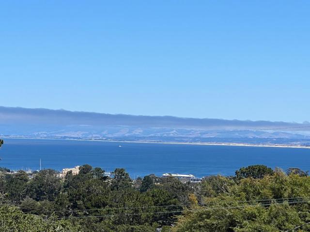 156 Mar Vista Drive, Monterey CA: https://media.crmls.org/mediaz/10e9a0d8-e473-418f-b480-45f6aca543ef.jpg
