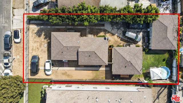 224 W 101st Street, Los Angeles CA: https://media.crmls.org/mediaz/10e9b487-7098-405e-a55a-bfeb0e5846c4.jpg